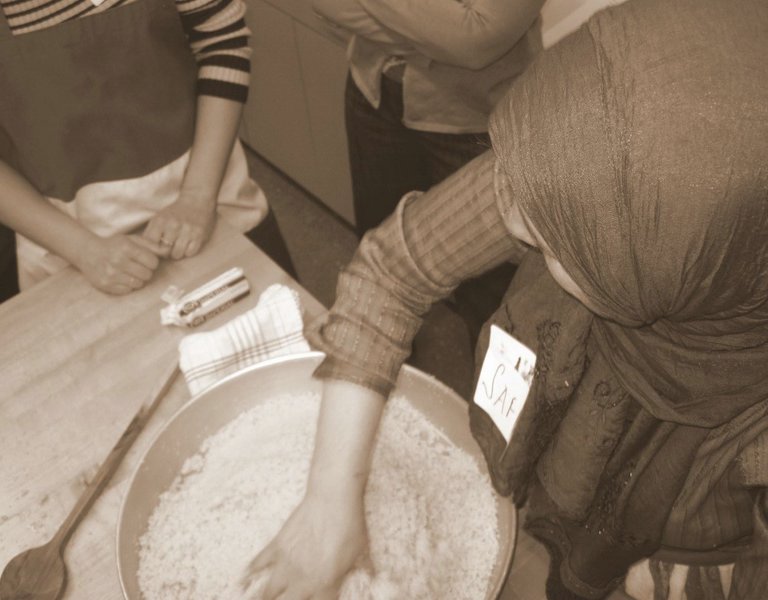 Algerian Cooking Class 2008 - 2433543990102317701NiwREJ_fs.jpg