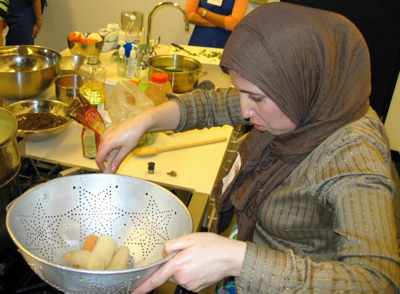 Algerian Cooking Class 2008 - 2739023310102317701XHiUoB_fs.jpg