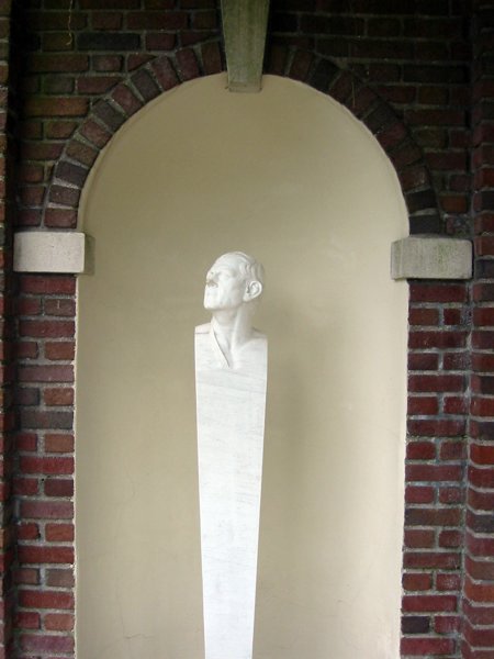 Columbus, IN 2005 - IMG_2552.JPG