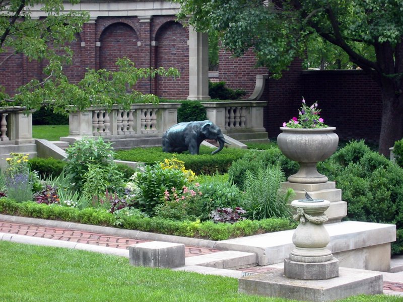 Columbus, IN 2005 - IMG_2556.JPG